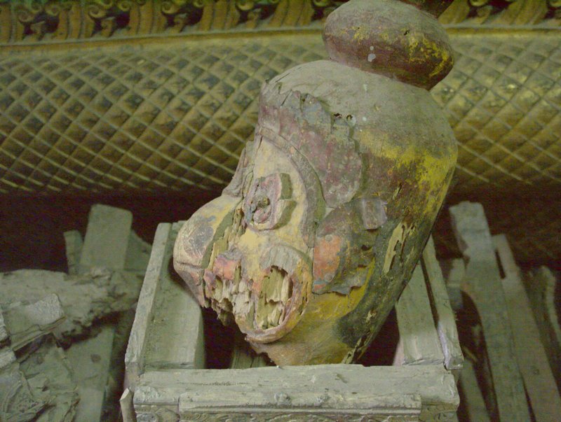 Luang Prabang, Garuda, Wat Xieng Thong